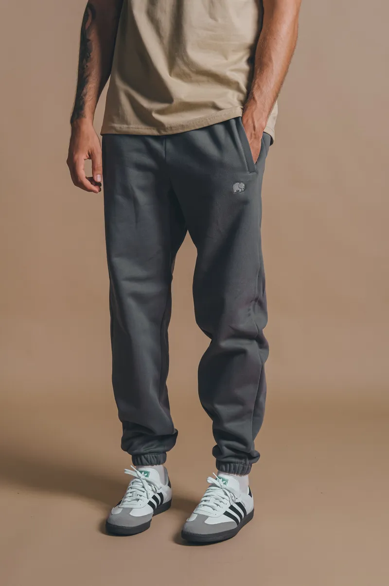 Trendsplant Trendsplant Herren vegan Sweatpants Essential Thunderstorm Dunkelgrau, Grau, – Produktbild 1 von 1
