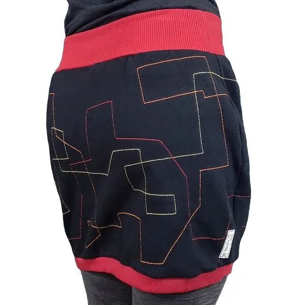 liebewicht Sweatrock Ballonrock Unikat liebewicht mit bunten Stickereien 3 Längen nach Wahl, Schwarz/rot, – Produktbild 2 von 4