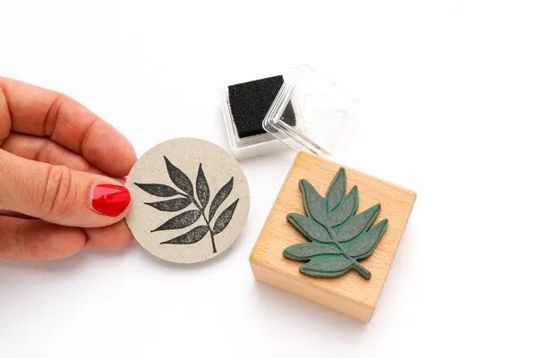 STUDIO KARAMELO STUDIO KARAMELO STEMPEL ESCHE BLATT – Produktbild 4 von 4