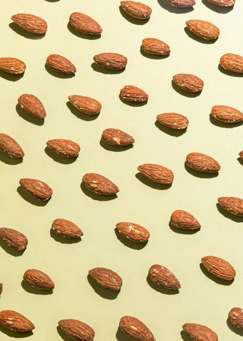 KoRo Geröstete und gesalzene Mandeln 1 kg – Produktbild 3 von 5