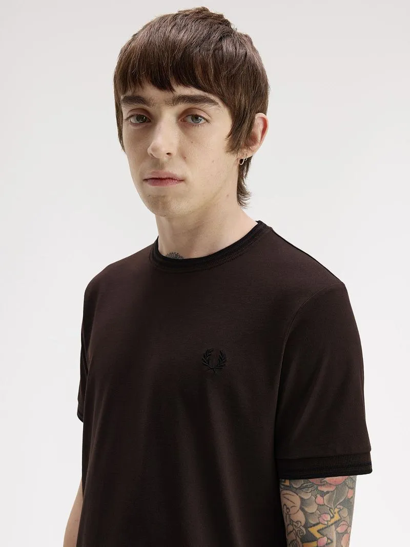Fred Perry Fred Perry Twin Tipped T-Shirt Braun 86C - Größe L, Braun, – Produktbild 1 von 5