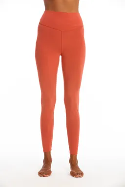 RAVENS VIEW IBIZA RAVENS VIEW IBIZA Damen vegan Legging Deva Erde Rot – Produktbild 1 von 1