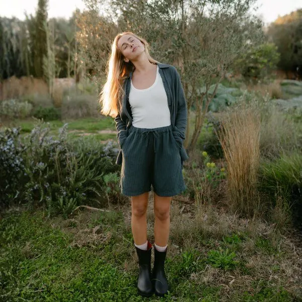 NORDLICHT NORDLICHT Shorts Tinja mit Streifen, Waldgrün, – Produktbild 2 von 4