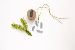 STUDIO KARAMELO STUDIO KARAMELO Ministempel TANNENZWEIG Buchenholz – Produktbild 1 von 1