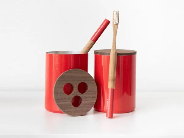 werkvoll by Lena Peter werkvoll by Lena Peter Recycling Feuerlöscher Zahnbürstenhalter FIRE, Rot, – Produktbild 2 von 4