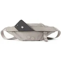 PINQPONQ pinqponq Bauchtasche - Nik Hipbag - aus recyceltem Polyester, Grau (crinkle taube), – Produktbild 1 von 1