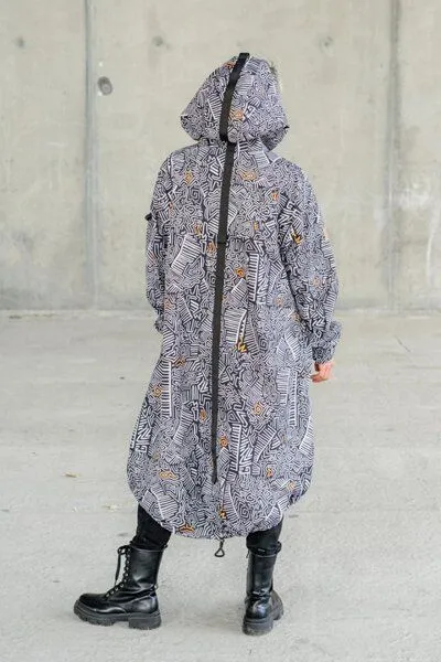 KOKOworld Parka Sumba Damen – lange Jacke mit Kapuze – warm, bequem & winddicht – einzigartiger KOKOworld Print – fair produziert in EU, Seguro (mehrfarbig), – Produktbild 3 von 4
