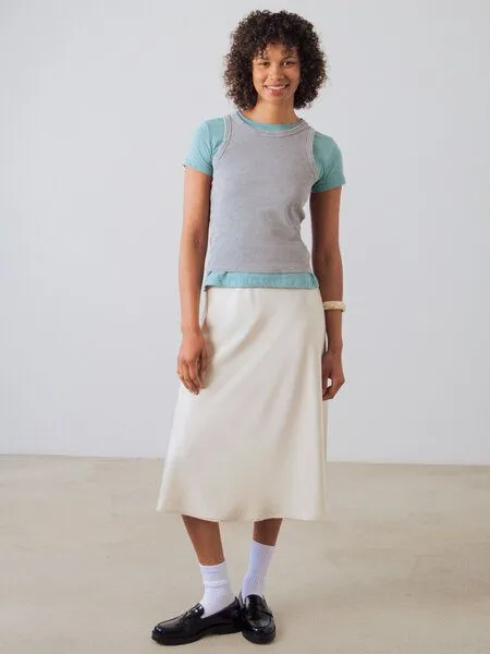 Honest Basics Honest Basics Damen Geripptes Racer-Top aus Bio- und recycelter Baumwolle, Limestone, – Produktbild 3 von 4