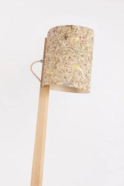 ALMUT von Wildheim ALMUT von Wildheim Dimmbare Stehleuchte aus Eiche Lampenschirm aus Naturmaterialien, Almheu (grün), – Produktbild 2 von 4