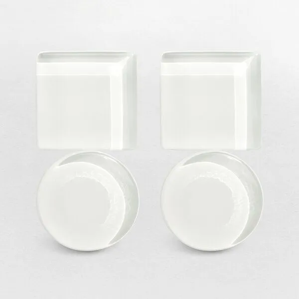 ALEXASCHA ALEXASCHA Geometrische Statement Ohrringe aus Glas | Bauhaus Design | 16 Farbkombinationen, Schneeweiss, – Produktbild 1 von 4