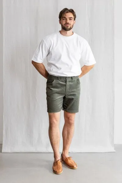 Jyoti - Fair Works Jyoti - Fair Works Bio-Baumwollcord Shorts Gauri, Pistazie, – Produktbild 1 von 4
