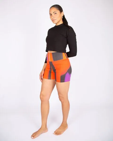 ÆVRIL ÆVRIL Damen Kurze Yoga Leggings // Floripa Print // Bio-Baumwolle – Produktbild 1 von 3