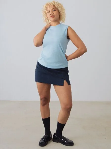 Honest Basics Honest Basics Damen Mock-Top aus Bio- und recycelter Baumwolle, Sky, – Produktbild 4 von 5