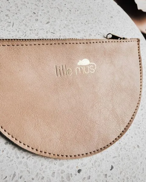 lille mus lille mus Veganes Täschchen 'Halbmond' aus Kunstleder, Beige, – Produktbild 2 von 2