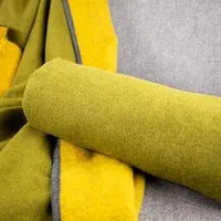 nahtur-design nahtur-design Nackenrolle aus Flauschloden mit Naturfüllung, Moos, – Produktbild 3 von 6
