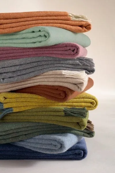 biederlack biederlack Plaid Wohndecke wunderschöne Farben Wolle-Kaschmir-Mix -jetzt in 2 Größen, Bordeaux-parfait neu, – Produktbild 3 von 4