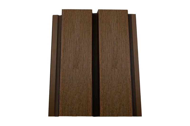 woodstore24 Fassadenverkleidung aus WPC Coextrusion, 33 mm (S) x 140 mm (B / Deckbreite) x 390 cm (Länge), TEAK, Oberfläche: gebürstet matt (Serie WE56) – Produktbild 1 von 1