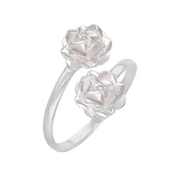 pakilia pakilia Silber Ring Mini Rosenblüte Fair-Trade und handmade – Produktbild 1 von 1