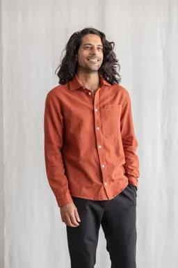 Jyoti - Fair Works Jyoti - Fair Works Herren vegan Hemd Jwala Mahagoni Rot – Produktbild 1 von 1