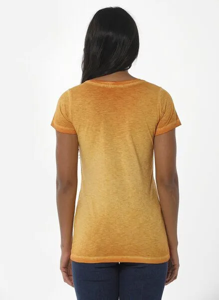 ORGANICATION ORGANICATION Cold Pigment Dyed T-Shirt aus Bio-Baumwolle mit Kamera-Print, Gelb(mango), – Produktbild 4 von 4