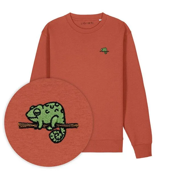 LIGARTI Bestickter Pullover – Mareike das Chamäleon – LIGARTI Tiermanufaktur, Terracotta, – Produktbild 1 von 3