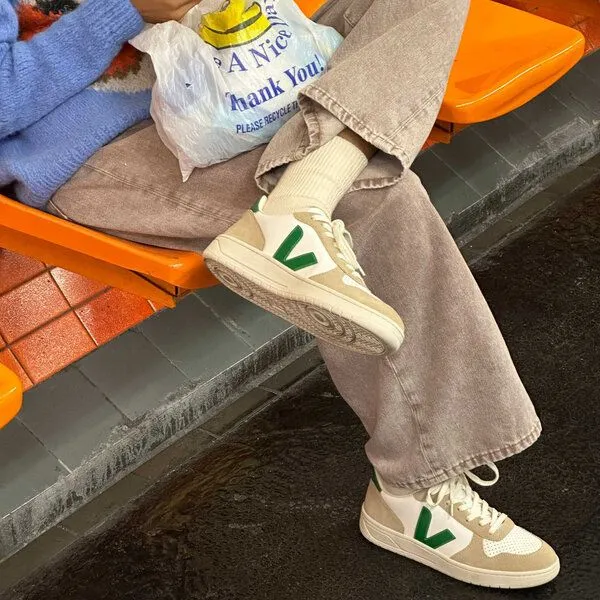 Veja Veja Sneaker Herren - V-10 Chromefree Leather, Emeraude sahara (weiß), – Produktbild 1 von 4