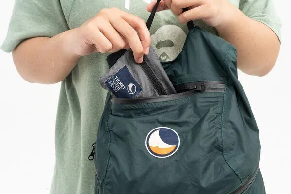 Ticket to the Moon Ticket to the Moon Ultraleicht Rucksack "Backpack Plus" (25l) aus upcyceltem Nylon, Wasserabweisend, – Produktbild 3 von 5