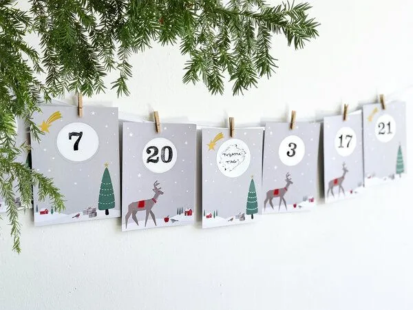 renna deluxe renna deluxe RUBBEL Adventskalender, Weihnachten Reh Tannenbaum, Bastelset 97 Teile | Gutschein-Kalender im Nordic Stil – Produktbild 1 von 3