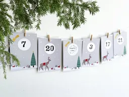renna deluxe renna deluxe RUBBEL Adventskalender, zum Rubbeln, Weihnachten Reh Tannenbaum, Bastelset 97 Teile | Gutschein-Kalender im Nordic Stil – Produktbild 1 von 1