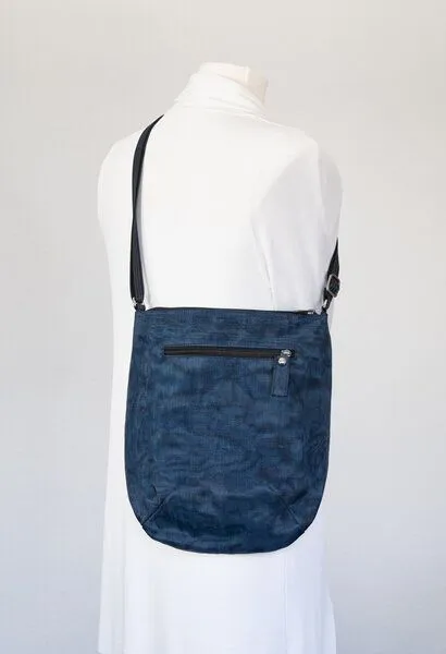 Smateria Smateria Umhänge-Tasche Pascal M, Nacht-blau, – Produktbild 1 von 3