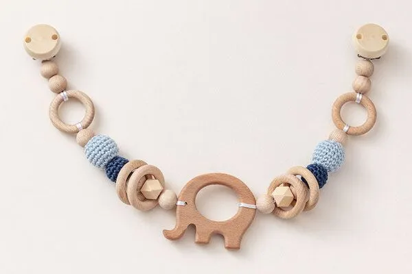 NoniKids Berlin NoniKids Berlin Kinderwagenkette Holz *Elefant* 4 Farben | Bio Baumwolle, Blau, – Produktbild 2 von 4