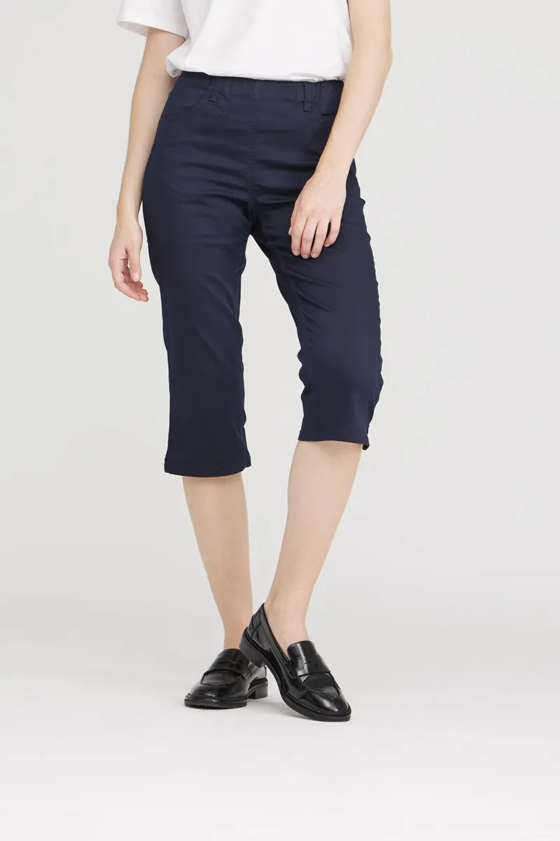 LAURIE LAURIE Damen vegan Hose Kelly Regular Capri Sl Navy, Extra dunkelblau, – Produktbild 2 von 2
