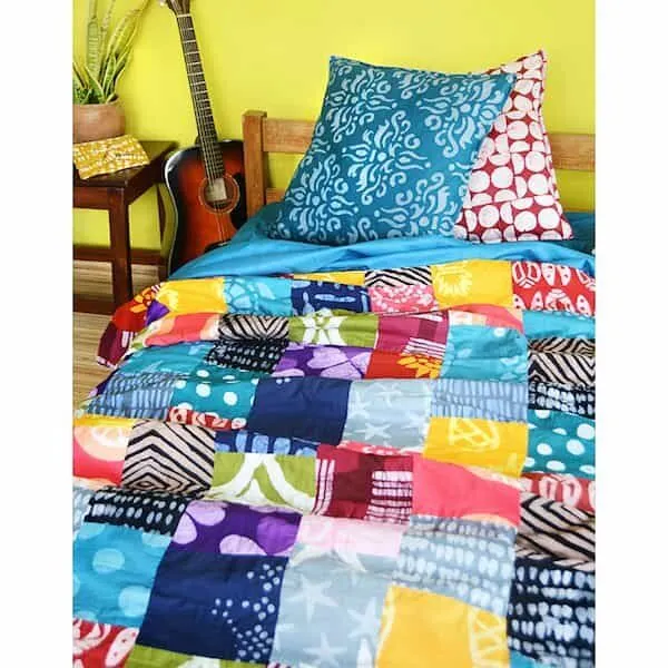 Global Mamas Global Mamas Upcycling Patchwork Überwurf & Decke, Bunt, – Produktbild 4 von 4