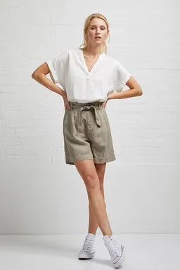 Wunderwerk Wunderwerk Damen Bluse kurzärmelig aus Leinen und TENCEL "Henley Blouse 1/2" – Produktbild 1 von 1