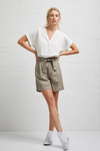 Wunderwerk Wunderwerk Damen Bluse kurzärmelig aus Leinen und TENCEL "Henley Blouse 1/2", Weiß, – Produktbild 1 von 4