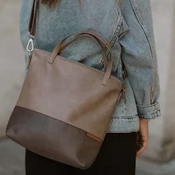 BOWLEANIES TASCHEN BOWLEANIES TASCHEN Mittelgroße Umhängetasche aus Lederfaserstoff – Produktbild 1 von 1