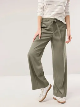 Walbusch Marlene-Hose Damen Marlene aus kühlendem Gewebe Regular Fit inklusive Gürtel, modisch, pflegeleicht – Produktbild 1 von 1