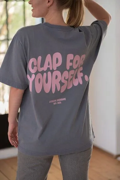 LITSCHI DESIGNS LITSCHI DESIGNS RELAXED 'CLAP FOR YOURSELF' SHIRT, Blau, – Produktbild 2 von 3