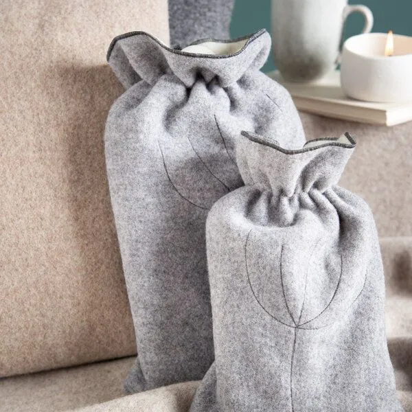 nahtur-design nahtur-design Ökowärmflasche mit Bezug aus 100% Schurwolle, Grau, – Produktbild 3 von 4
