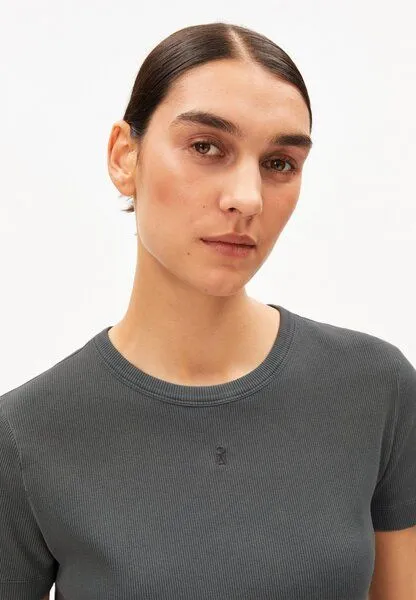 ARMEDANGELS ARMEDANGELS GMT DYE RIB Damen Ripp-T-Shirt aus Bio-Baumwoll Mix, Space steel, – Produktbild 3 von 4