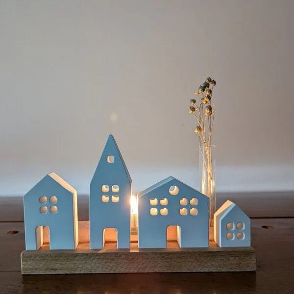 Baumkrone Baumkrone Keramik-Miniatur-Häuschen (4er-Set) mit Holzständer – Produktbild 1 von 4