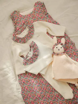 Envie De Fraise Ärmelloser Baby Schlafsack aus Liberty-Stoff TOG 2 – Produktbild 1 von 1