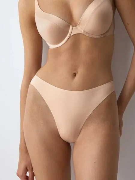 Triumph Triumph String | Smart Invisible | nahtlose Mikrofaser, Natur (beige), – Produktbild 3 von 4