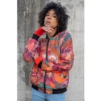 KOKOworld Bomberjacke Oversize – Stylische Bomberjacke elastischen Bündchen & Taschen – Leichte, nachhaltige Übergangsjacke mit kulturellem KOKOworld Print – Fair produziert in Polen, Fuego (mehrfarbig), – Produktbild 1 von 1