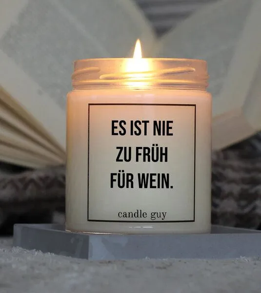 Candle Guy Candle Guy Duftkerze Es ist nie zu früh für Wein aus Sojawachs – Produktbild 2 von 3