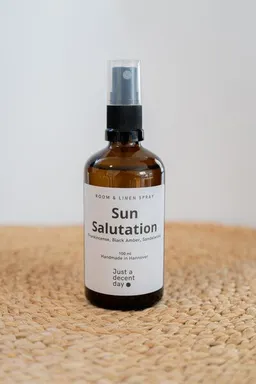 Just a decent day Just a decent day Raumspray mit Duft - Sun Salutation – Produktbild 1 von 1