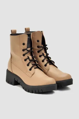 BOHEMA BOHEMA Damen vegan Stiefel Workers Nr. 3 Carmel Beige – Produktbild 1 von 1