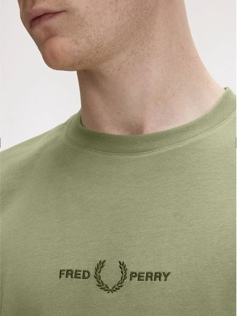Fred Perry Fred Perry M4580 Embroidered Olive - Größe XL, Grün, – Produktbild 1 von 4