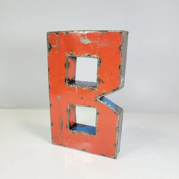 Moogoo Creative Africa Moogoo Creative Africa Buchstabe "B" aus recycelten Ölfässern | 22 oder 50 cm | verschiedene Farben | Upcycling | handgemacht & fair, Rot-orange, – Produktbild 1 von 1