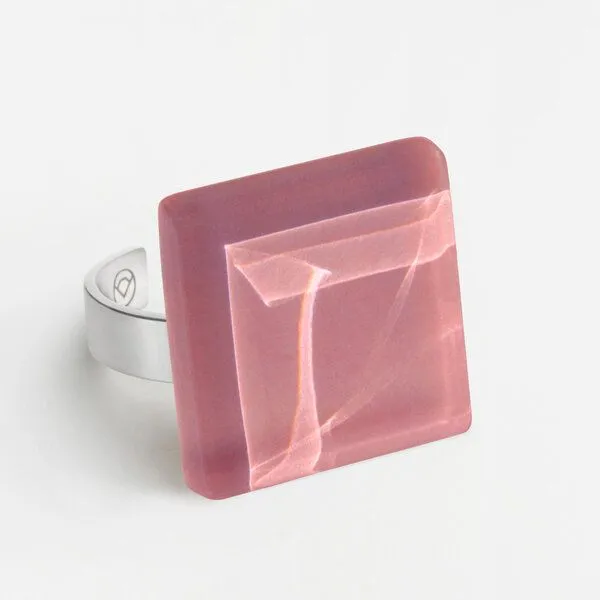 ALEXASCHA ALEXASCHA Geometrischer Statement Ring aus Glas PUREFORM, Rosenquarz rosa, – Produktbild 1 von 4